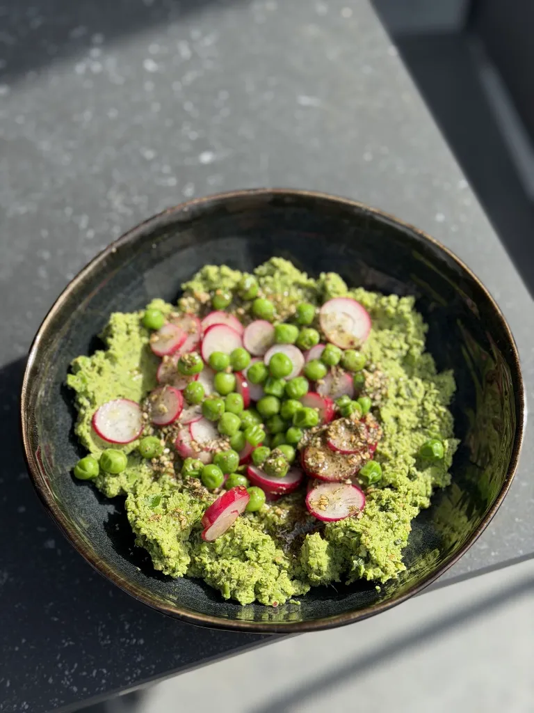 Petit pois, tahini et zaatar.webp